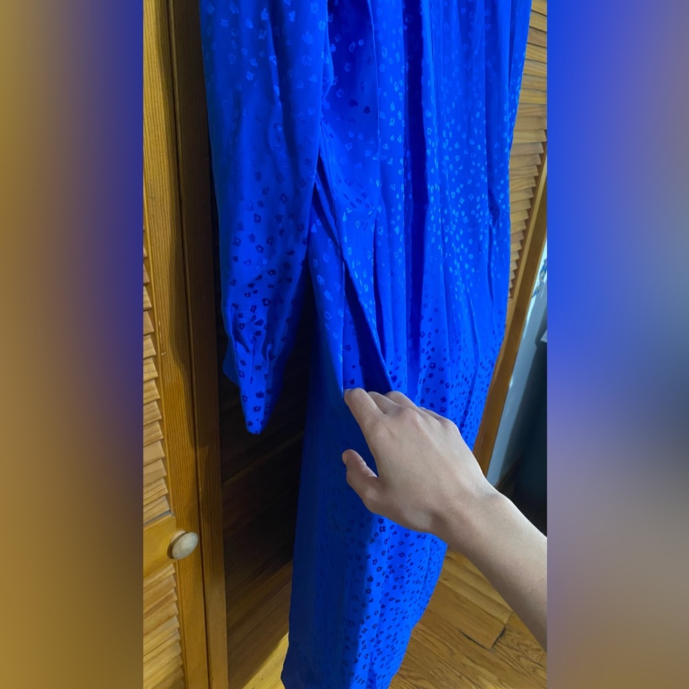 Vintage, silk dress— Styled by Mister C - Picture 8 of 11